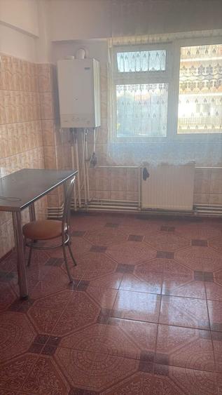 Apartament de vanzare - 4