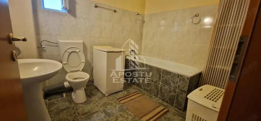 Casa individuala , centrala proprie , AC , curte , in oras - 11