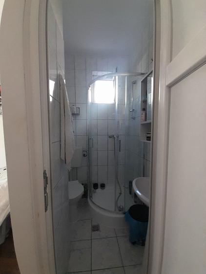 Inchiriez garsoniera zona Coresi - 3