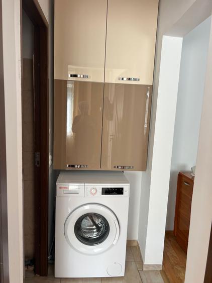 Inchiriez apartament semidecomandat str.Milcov - 4