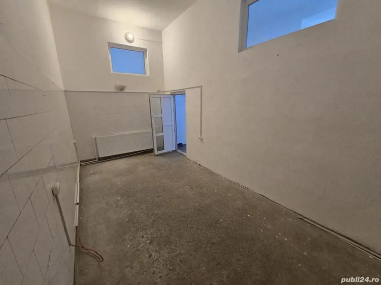 Inchiriez hala situata ultracentral in Caracal - 1