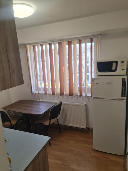 Inchiriez apartament - 4