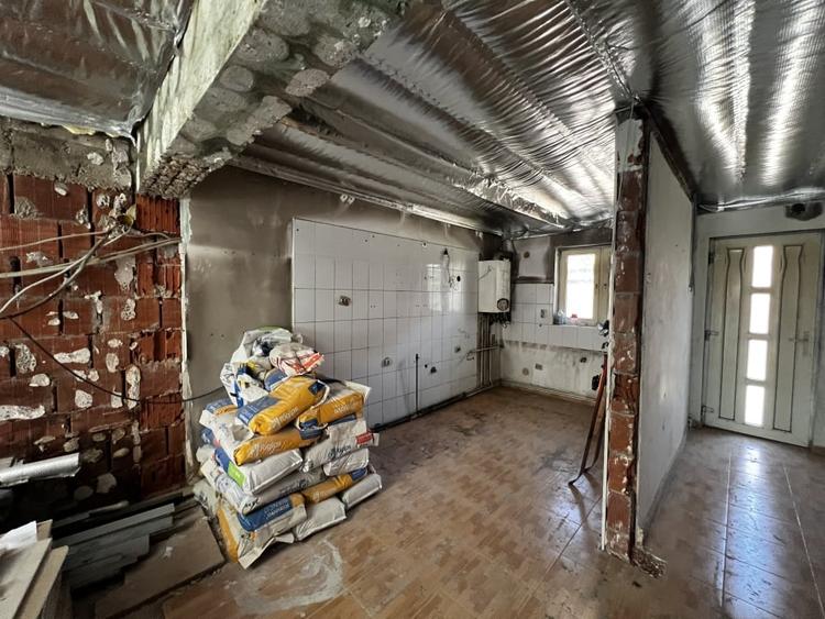 Triplex 80 mp utili, 40 mp curte, parcare, Zona Eroilor - 10