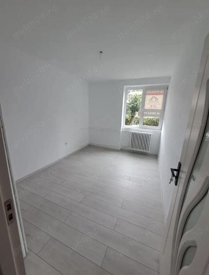 Zona centrala Vand appartament 4 camere - 5