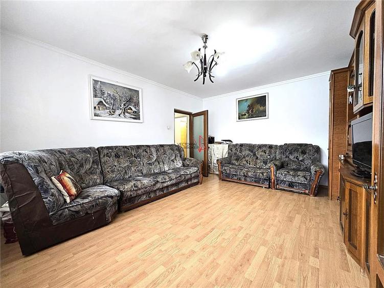 Et.1, hol  H , bloc reabilitat  Doamna Ghica Pancota - 1