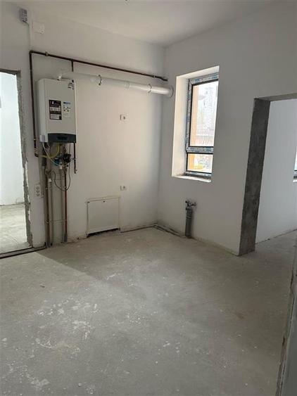 Vand apartament 3 camere la casa 126 mp, centru - 1