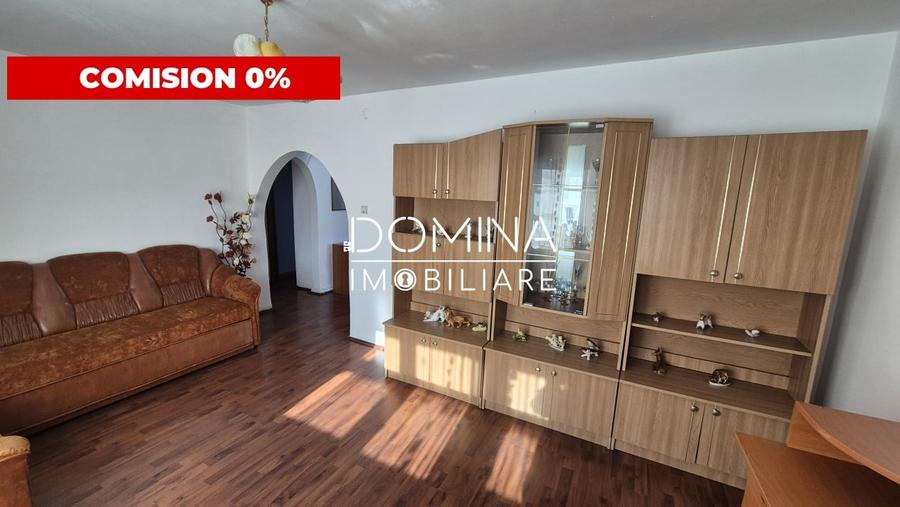 Vanzare apartament 3 camere, et. 2, situat in Rovinari, str. Plopilor - 1