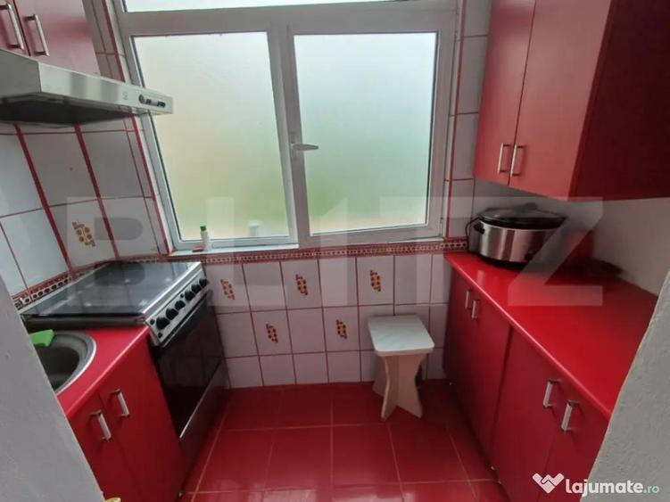 Apartament de vanzare, cu 3 camere, 70 mp, zona Revolutiei - 2