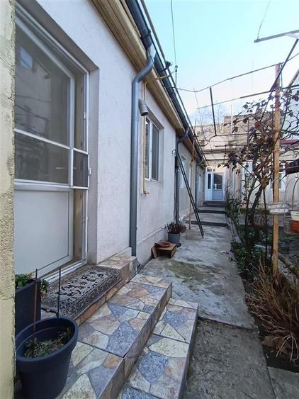 Casa pretabila 2 familii, 6 camere, teren 390 mp, zona Centrala - 23