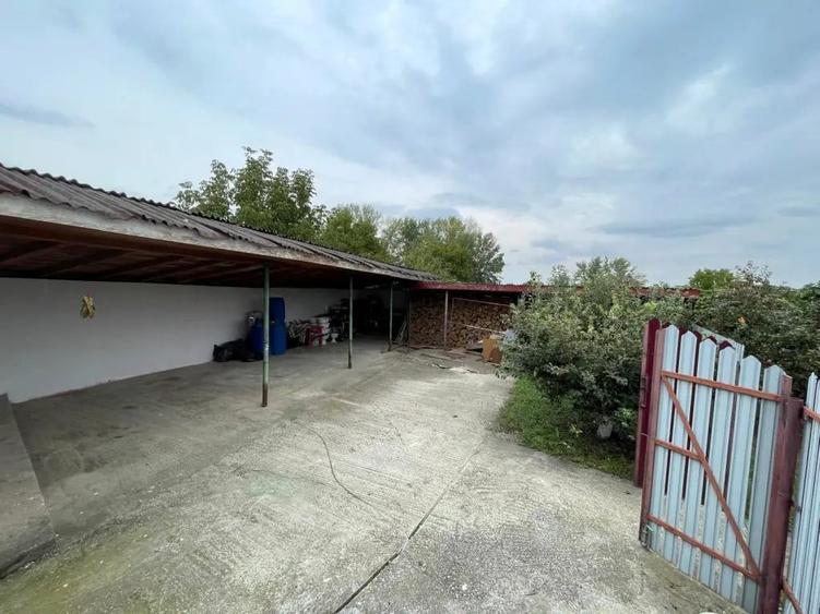Vila superba 400 m2 cu 5000m2 teren Roznov - 3