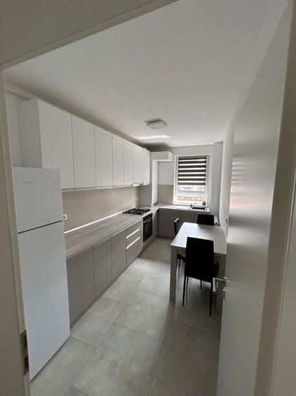 Inchiriez Apartament 2 camere decomandat, 62 mp + terasa 9 mp, parcare in apropierea mall ul Coresi Shopping Resort* Complex Grandis Residence - 2