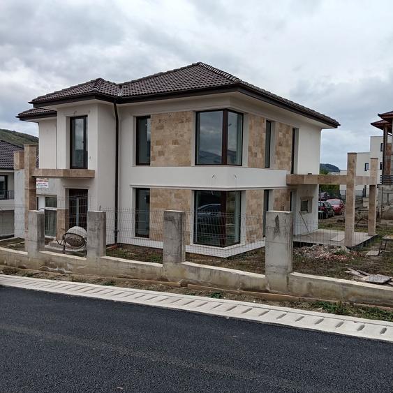 Casa premium de vanzare intrare Chinteni - 4