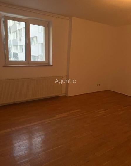 Apartament 2 camere, Chear pe Bdul. Tineretului.