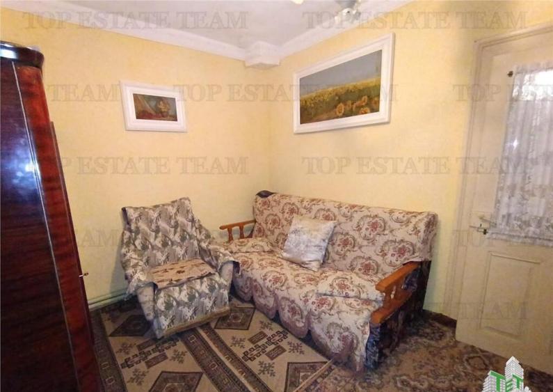 Casa, gradina si curte intr - un peisaj de poveste, aici in - 26