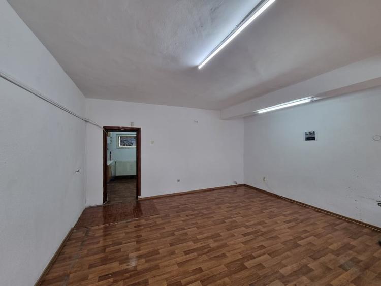 Piata Centrala/ spatiu comercial- 70 mp/ parter + etaj/ liber - 1
