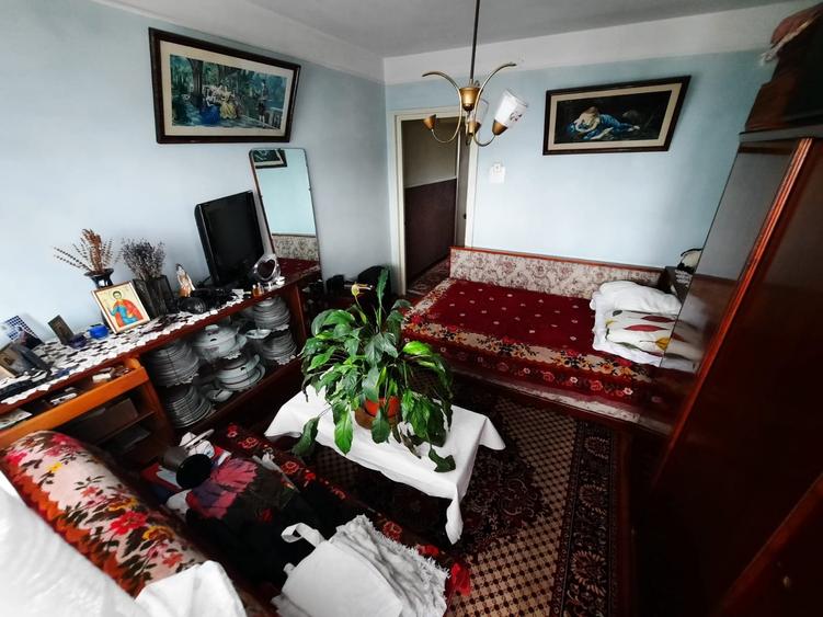 Apartament cu  3 camere, etaj 5/10, zona Podu Ros - 5