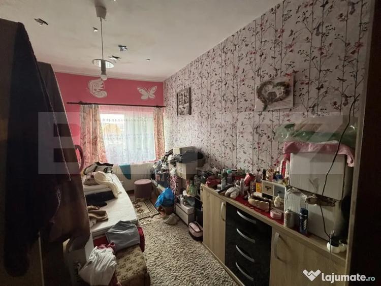 Casă cu 3 camere cu Teren 1100 Mp în Var