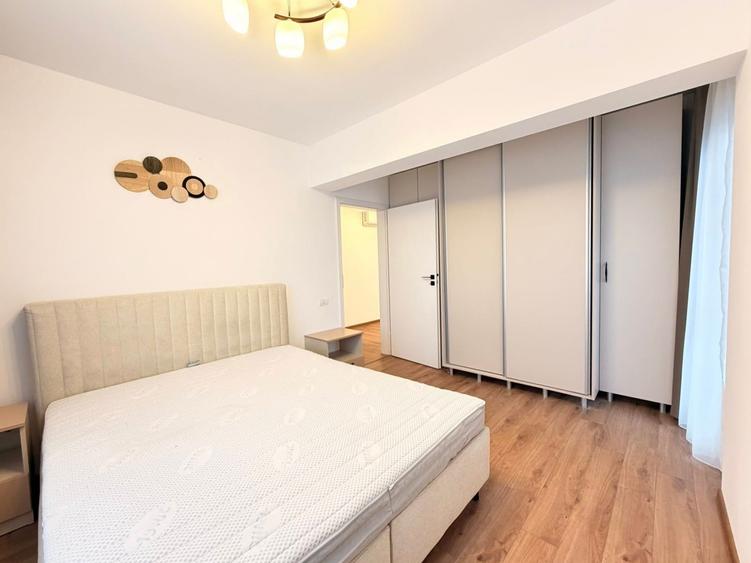 Apartament cu 3 camere semidecomandat în Central