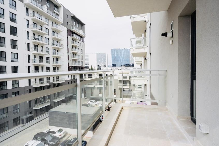 Apartament cu 2 camere semidecomandat, mobilat în Floreasca