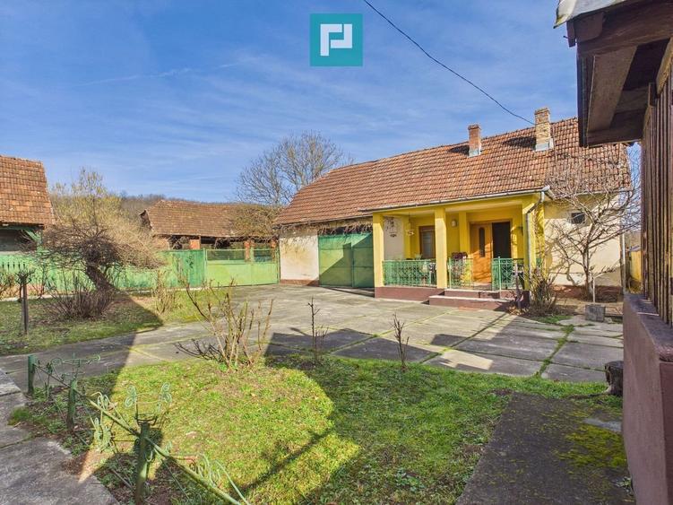 Casa din caramida si teren 1316 mp - Savarsin - 2