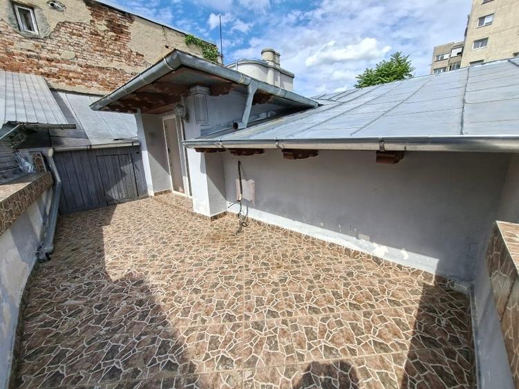 Piata Unirii, Calea Calarasilor, Hala Traian, PROPRIETAR, vand casa P+M, 4 cam. - 15