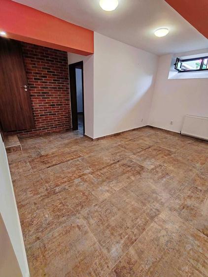 Vand Apartament la demisol cu 2 camere Zona Centrala! - 8