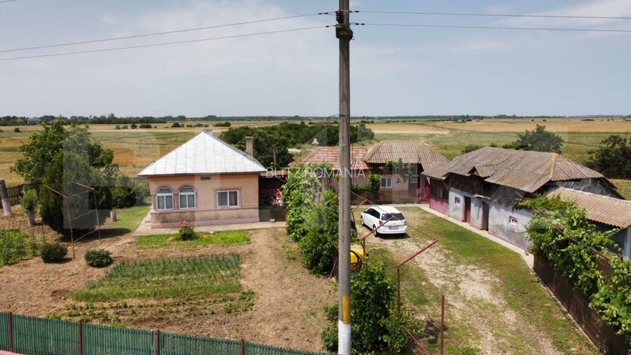 Oportunitate de achizitie – Casa traditionala, ideala pentru viata la tara!