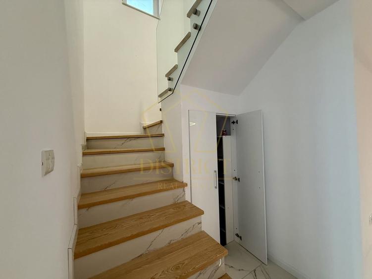 Duplex despartit prin garaj cu 5 camere  |  Dumbravita - 14