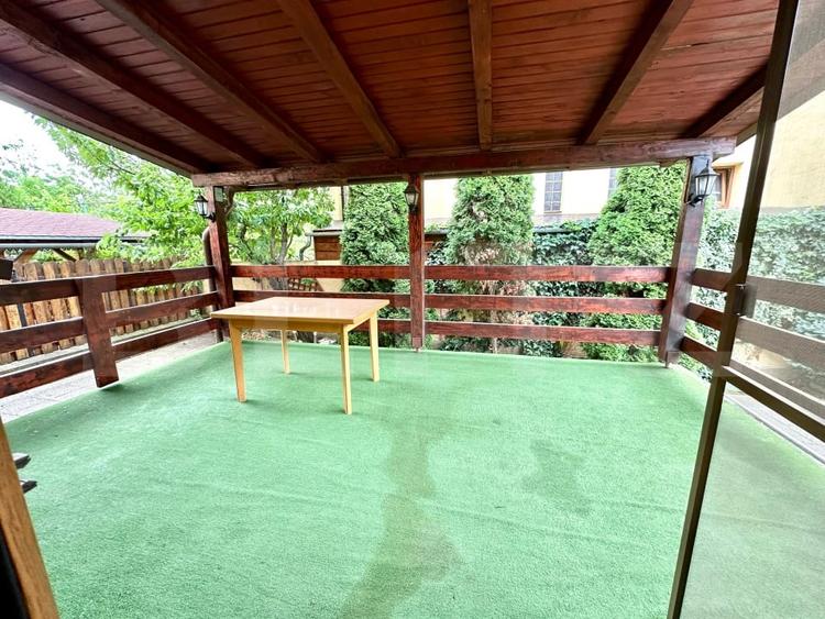 Casa individuala de vanzare - 3 dormitoare, garaj, subsol generos,terasa - 9