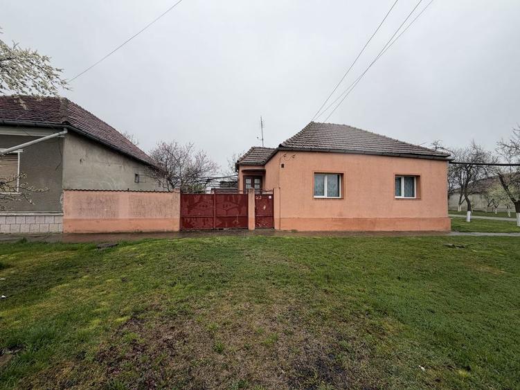 Casa cu anexe de vanzare in Com Frumuseni - 3
