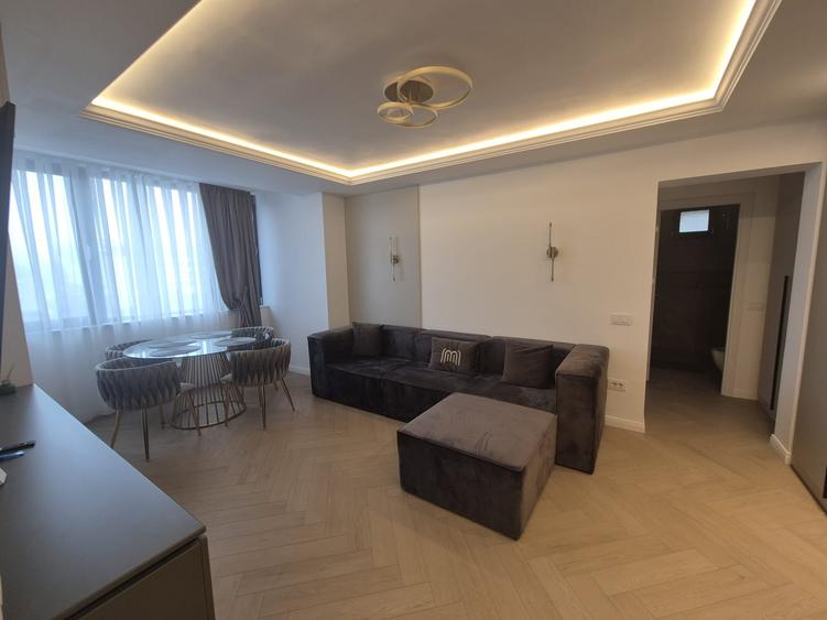 Apartament 3 camere Centru de închiriat - 1