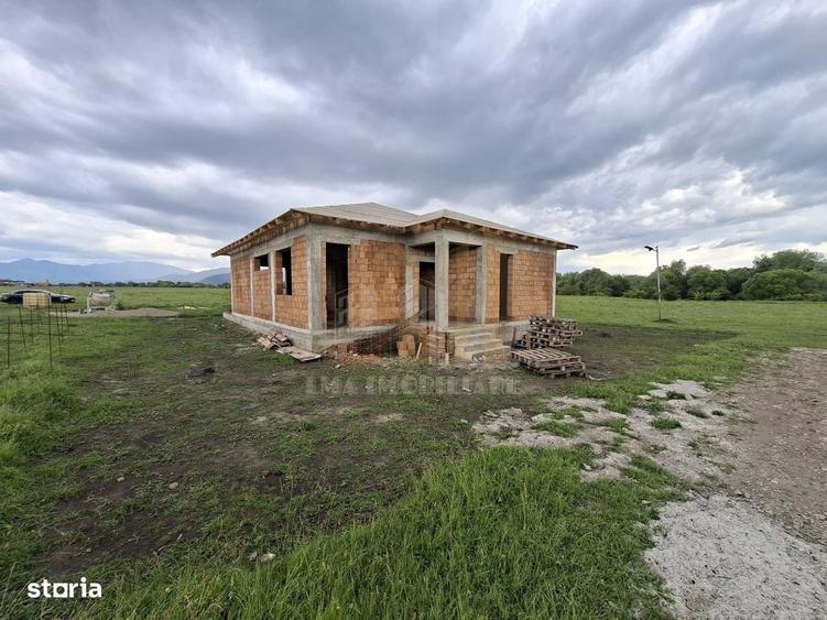 Casă cu 4 camere în Central
