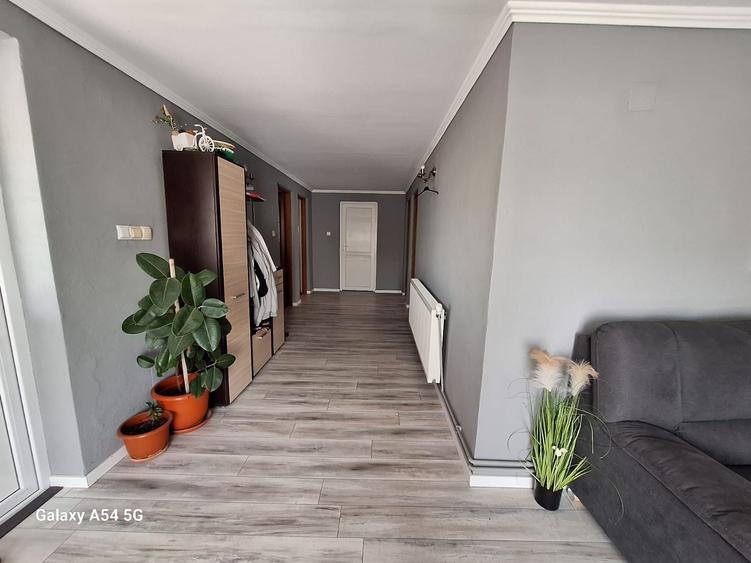 Casă cu 4 camere în Colceag
