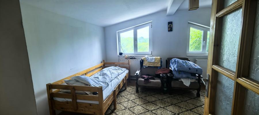 Casă individuală cu 5 camere cu Canalizare în Sud-Est
