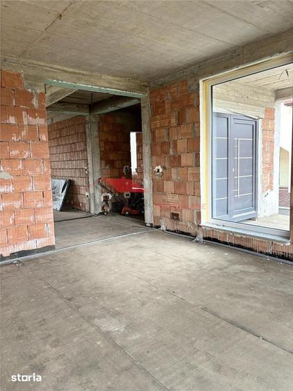 Casă cu 4 camere cu Teren 900 Mp în Uriu