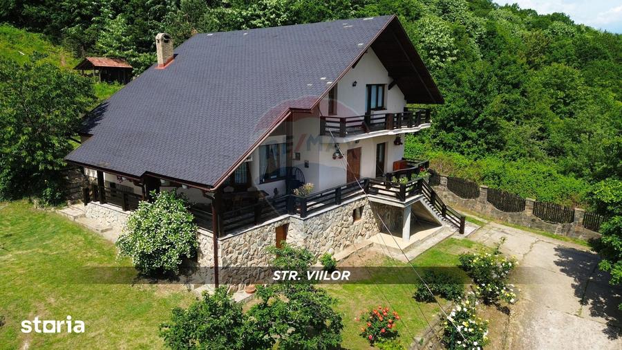 Casă cu 5 camere cu Teren 1108 Mp în Săsar