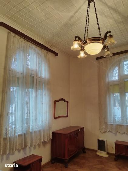 Casă cu 4 camere cu Teren 285 Mp în Central