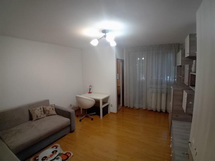 Garsonieră decomandată în Progresul