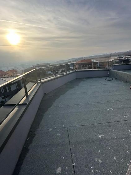Duplex cu 4 camere cu Garaj în Nord-Est