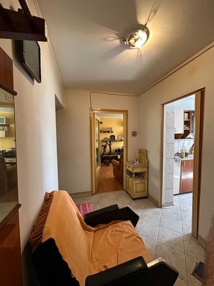 Apartament cu 3 camere decomandat în Rahova