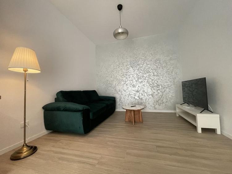 Apartament cu 2 camere decomandat în Ghiroda