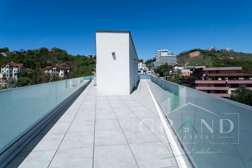 Penthouse cu 3 camere semidecomandat, mobilat în Grigorescu