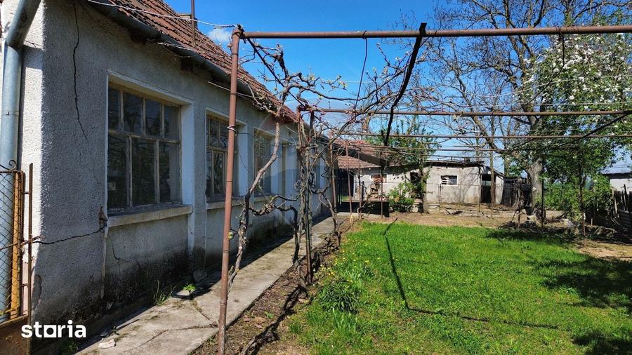 Casă cu 3 camere cu Teren 5000 Mp în Craidorolț