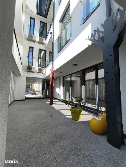 Spațiu comercial, de 100 mp, în Central