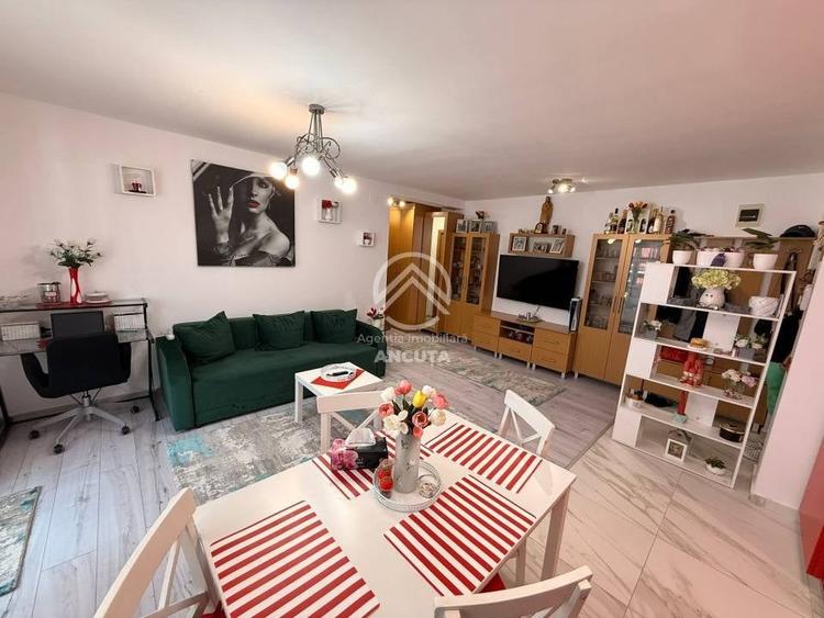 Apartament cu 2 camere semidecomandat în Tăuți