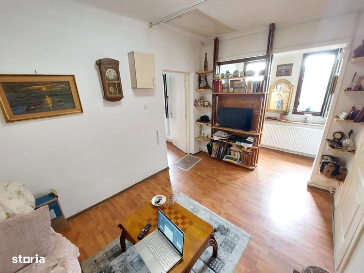 Casă cu 4 camere în Adânca