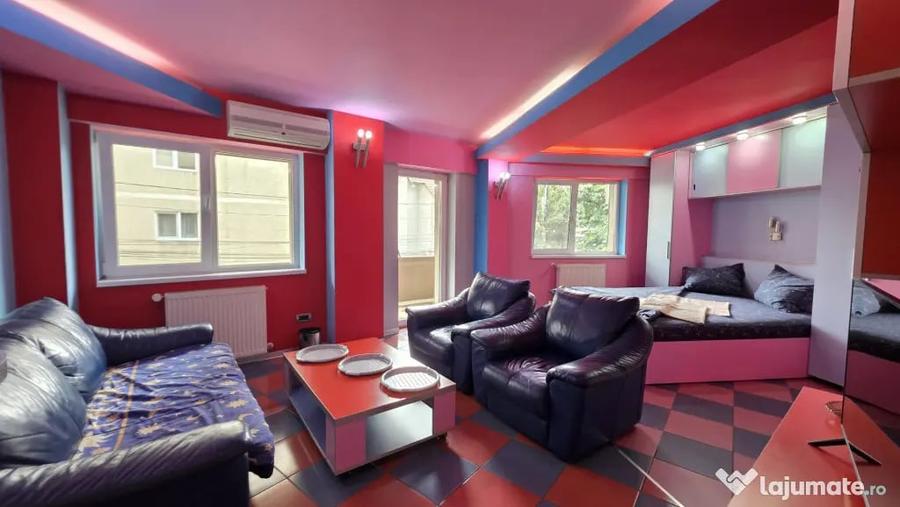 Apartament cu 4 camere decomandat în Complex Studențesc