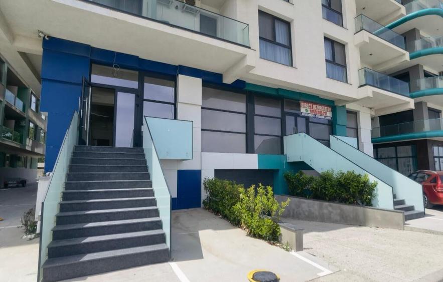 Prima linie la Mare doua spatii pentru inchiriat 207 mp si 137 mp - 1