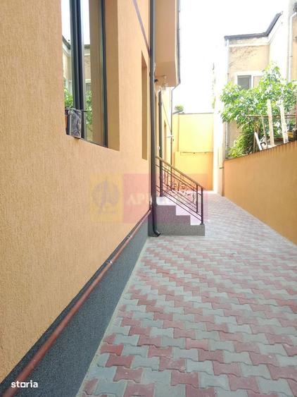Casă cu 4 camere cu Teren 220 Mp în Vitan