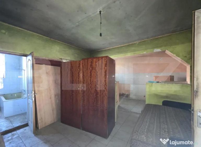 Casa de vanzare cu 2 camere,80 mp,zona sat Ambud comuna Paul - 4